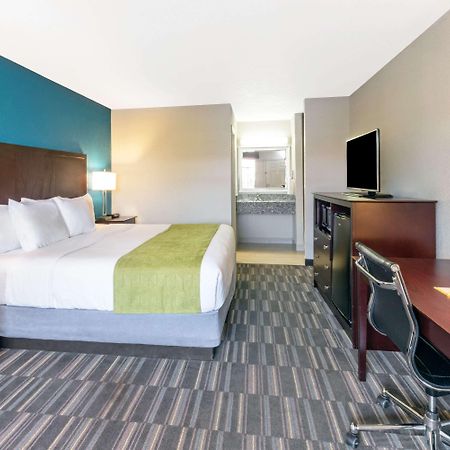 Days Inn By Wyndham Snyder Bagian luar foto