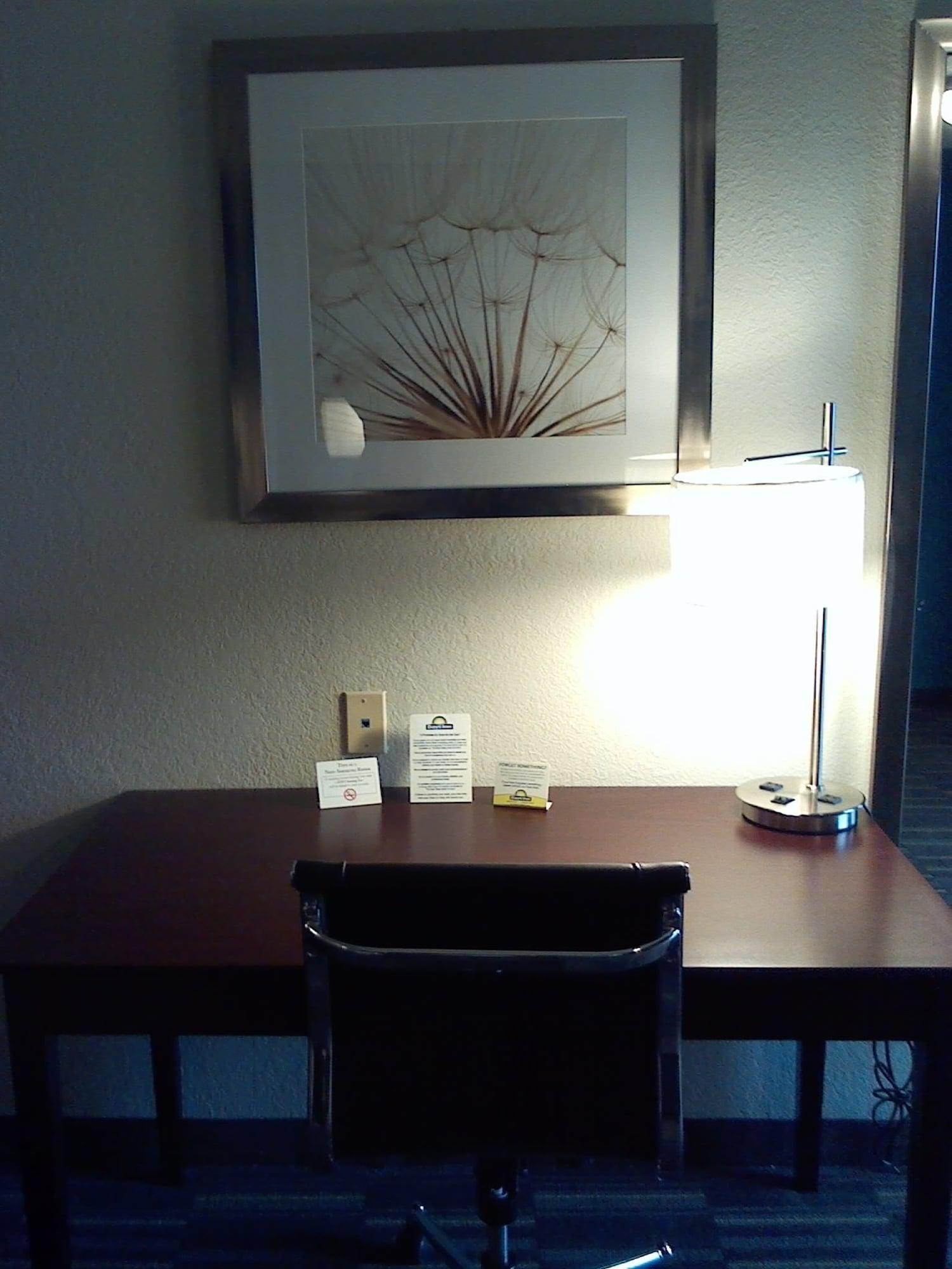 Days Inn By Wyndham Snyder Bagian luar foto