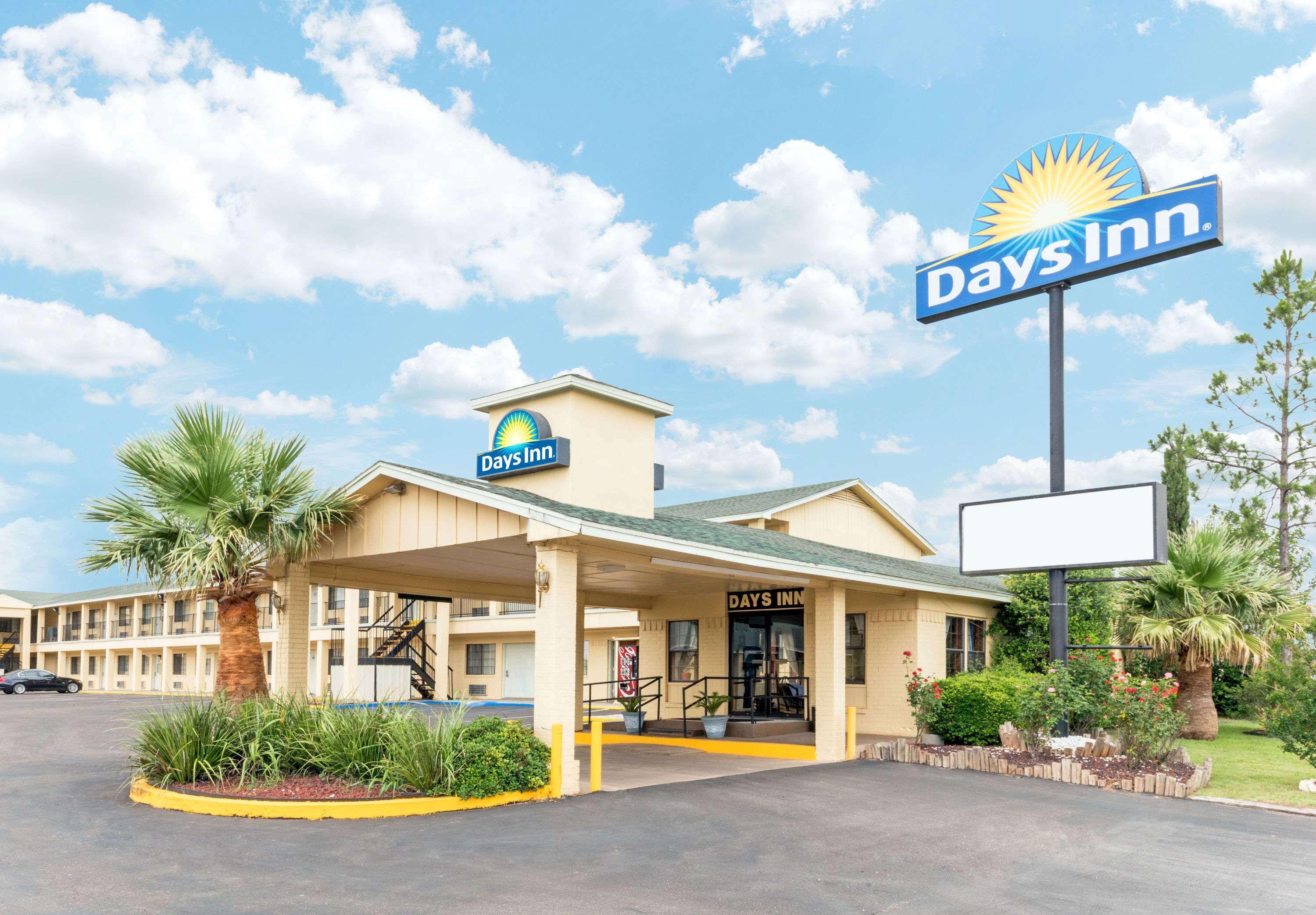 Days Inn By Wyndham Snyder Bagian luar foto