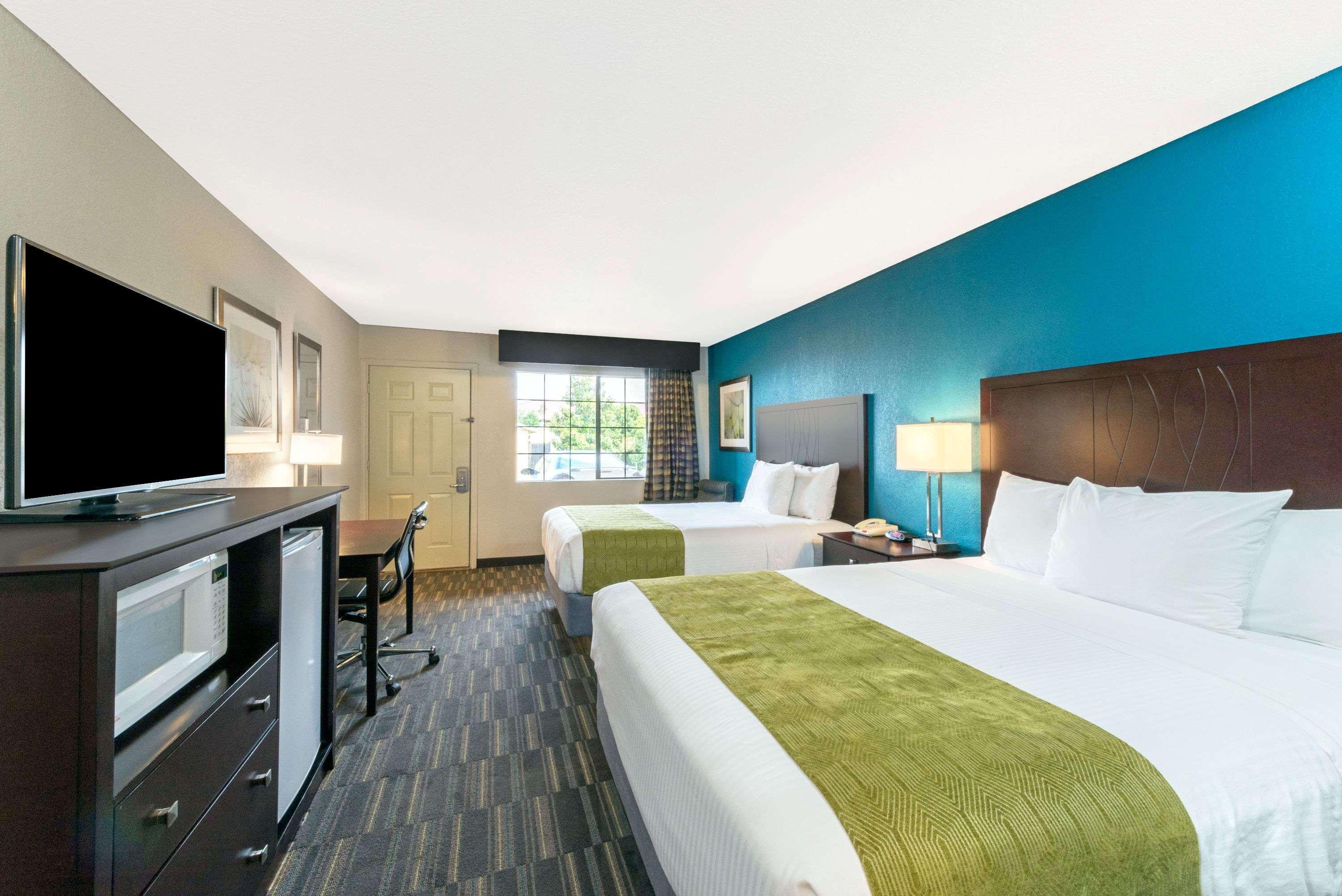 Days Inn By Wyndham Snyder Bagian luar foto